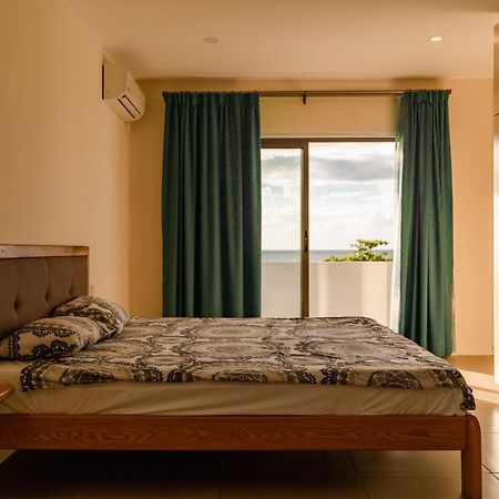 Stella Marris Beachfront Villa Pointe aux Sable エクステリア 写真