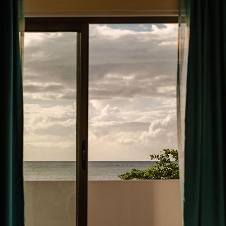 Stella Marris Beachfront Villa Pointe aux Sable エクステリア 写真