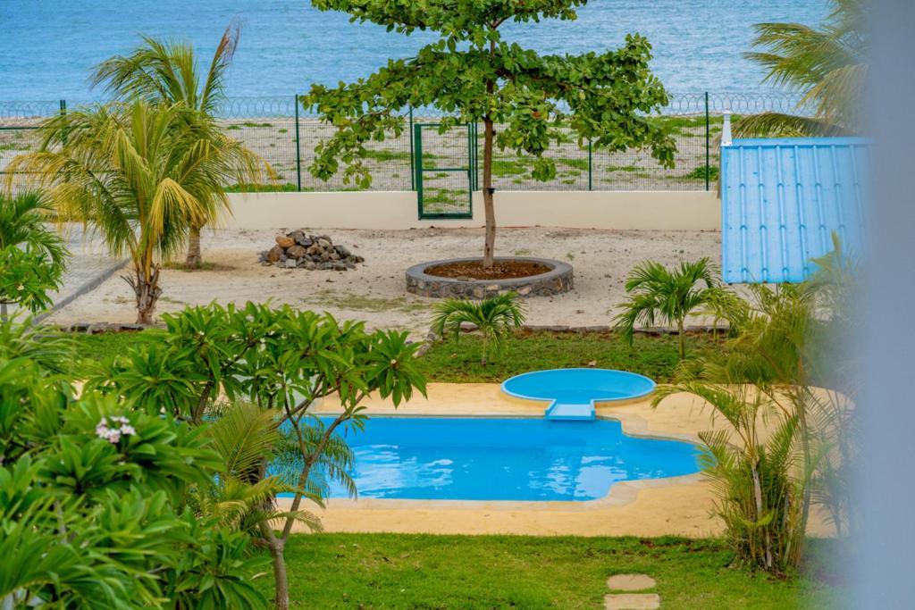 Stella Marris Beachfront Villa Pointe aux Sable エクステリア 写真