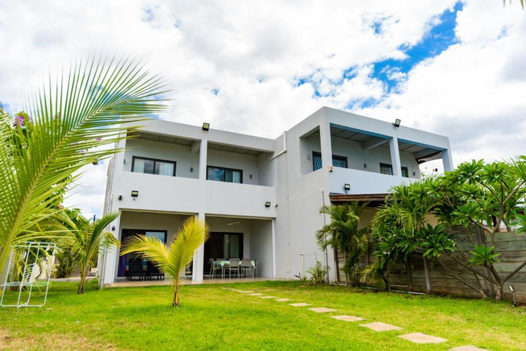 Stella Marris Beachfront Villa Pointe aux Sable エクステリア 写真