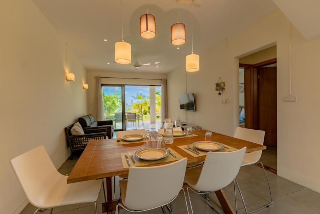 Stella Marris Beachfront Villa Pointe aux Sable エクステリア 写真