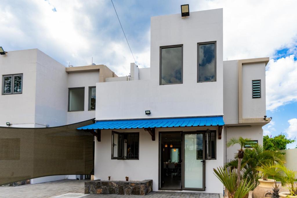 Stella Marris Beachfront Villa Pointe aux Sable エクステリア 写真